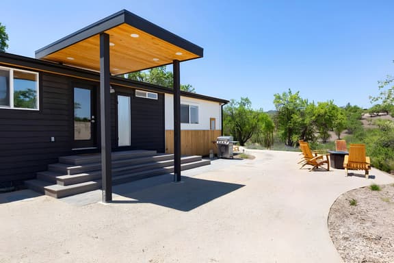 Casa Caballo: Vineyard views and close to downtown